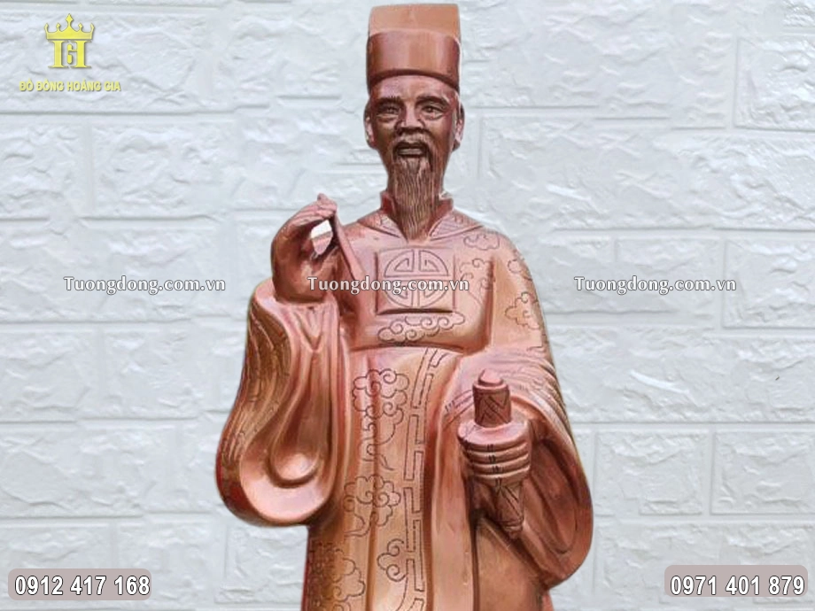 Gương mặt uy nghiêm của ông